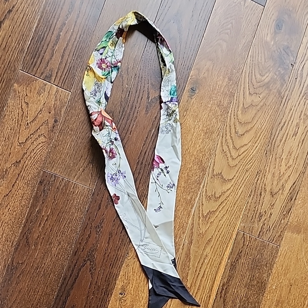 GUCCI Floral Silk Scarf